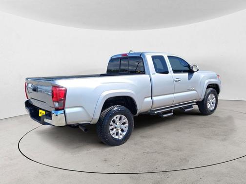 Silver Sky Metallic 2018 Toyota Tacoma SR5