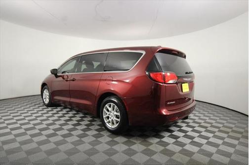 2020 Chrysler Voyager LX