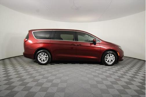 2020 Chrysler Voyager LX