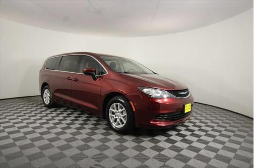 2020 Chrysler Voyager LX