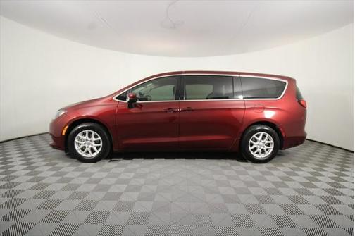 2020 Chrysler Voyager LX