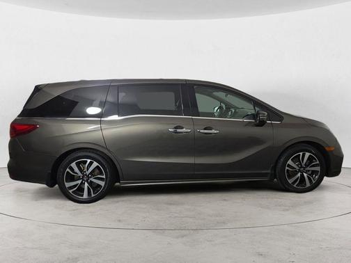 Grey 2019 Honda Odyssey Elite