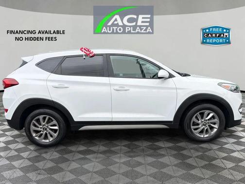 White 2018 Hyundai TUCSON SEL