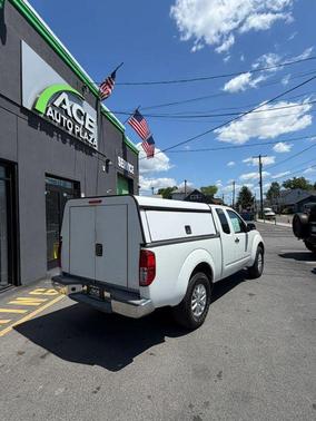 White 2015 Nissan Frontier SV