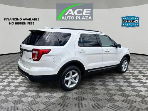 White 2016 Ford Explorer XLT