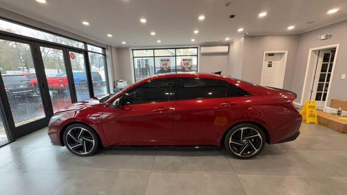 2023 Hyundai ELANTRA SE