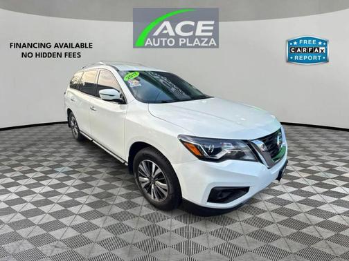 White 2017 Nissan Pathfinder SV
