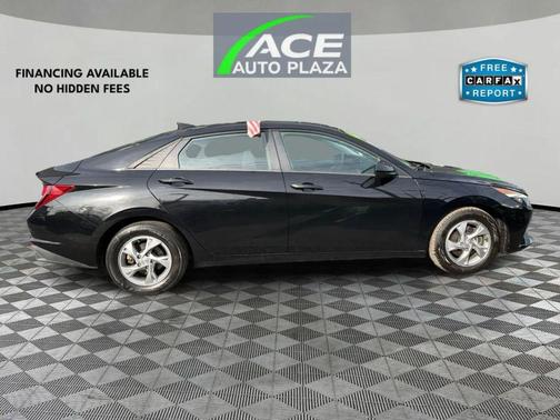 2022 Hyundai ELANTRA SE