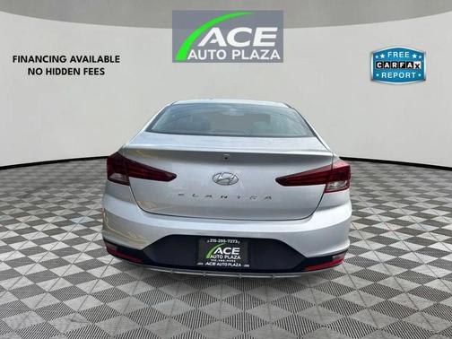 2019 Hyundai ELANTRA SE
