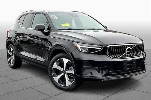 2024 Volvo XC40 Core
