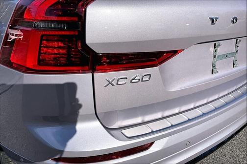 Aurora Silver 2026 Volvo XC60 B5 Plus