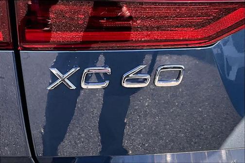 DENIM BLUE 2026 Volvo XC60 B5 Plus
