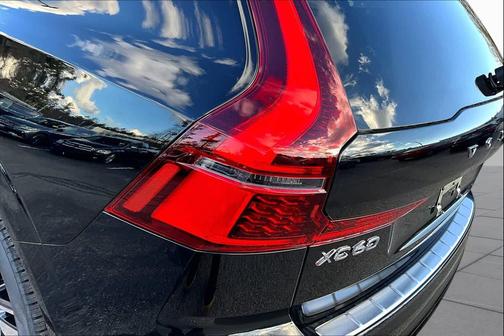 ONYX BLACK 2026 Volvo XC60 B5 Plus