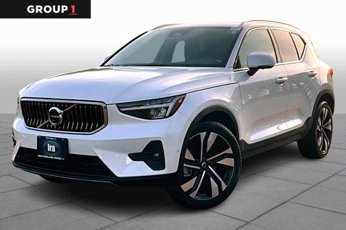 2024 Volvo XC40 B5 Plus Bright