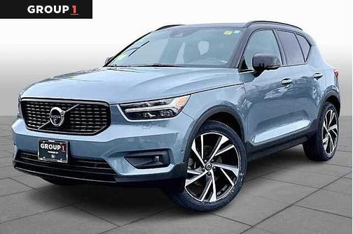 2022 Volvo XC40 R-Design
