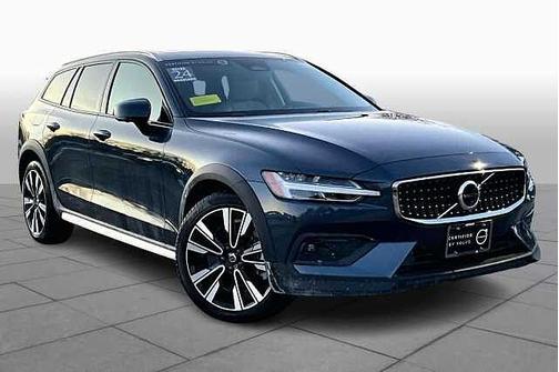 2024 Volvo V60 Cross Country B5 Ultimate