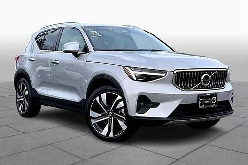 2023 Volvo XC40 B5 AWD Ultimate Bright