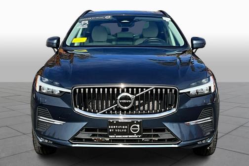 2022 Volvo XC60 B5 AWD Momentum