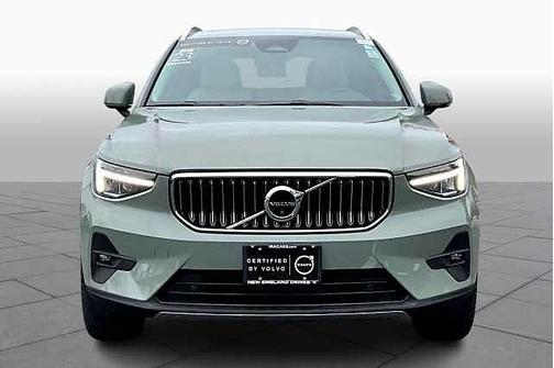 2023 Volvo XC40 B5 AWD Ultimate Bright
