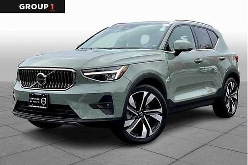 2023 Volvo XC40 B5 AWD Ultimate Bright