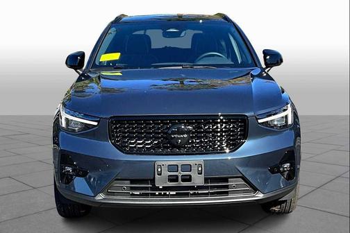 Denim Blue 2026 Volvo XC40 Black Edition Ultra, B5 AWD Gas (mild hybrid)