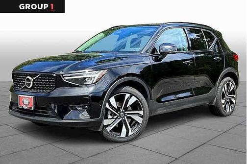 2025 Volvo XC40 Plus