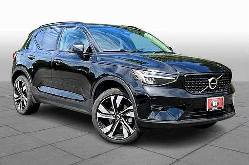 2025 Volvo XC40 Plus