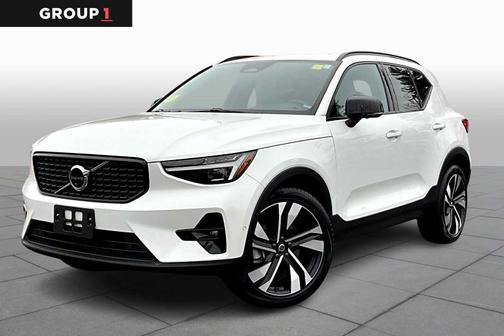 2023 Volvo XC40 B5 AWD Ultimate Dark