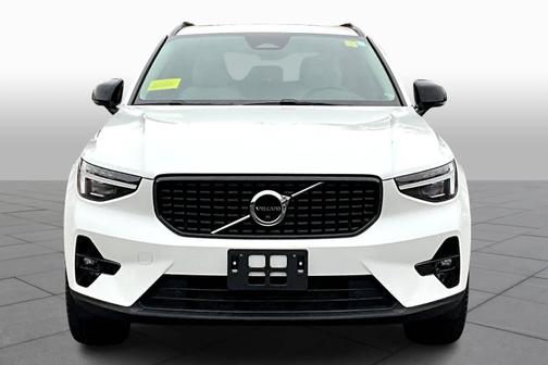 2023 Volvo XC40 B5 AWD Ultimate Dark