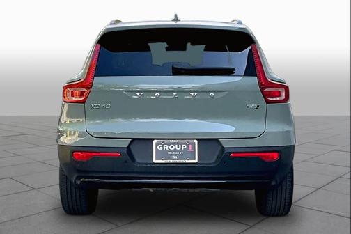 Sage Green Metallic 2025 Volvo XC40 B5 Plus Dark Theme
