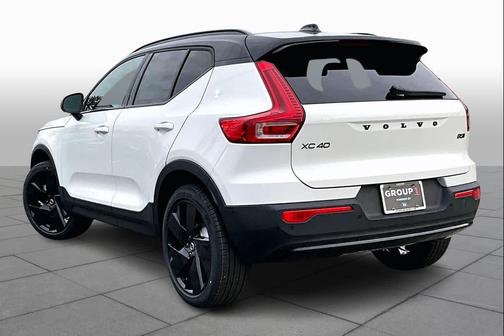 Crystal White 2026 Volvo XC40 Black Edition Ultra, B5 AWD Gas (mild hybrid)