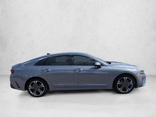 Everlasting Silver 2022 Kia K5 EX