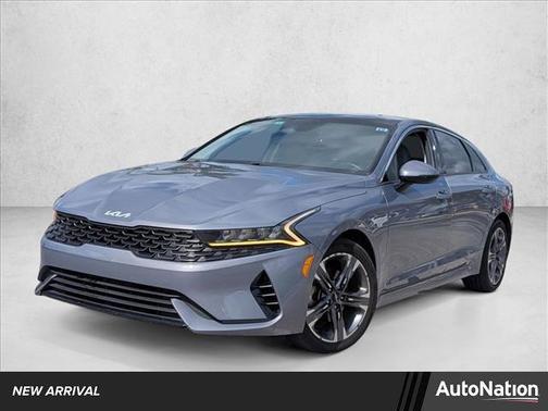 Everlasting Silver 2022 Kia K5 EX
