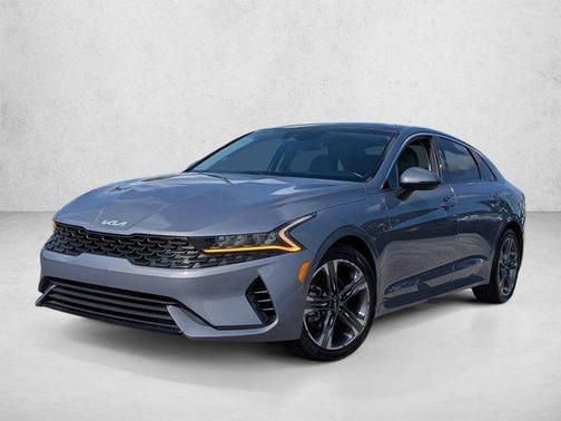 Everlasting Silver 2022 Kia K5 EX