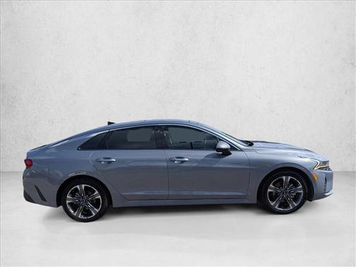 Everlasting Silver 2022 Kia K5 EX