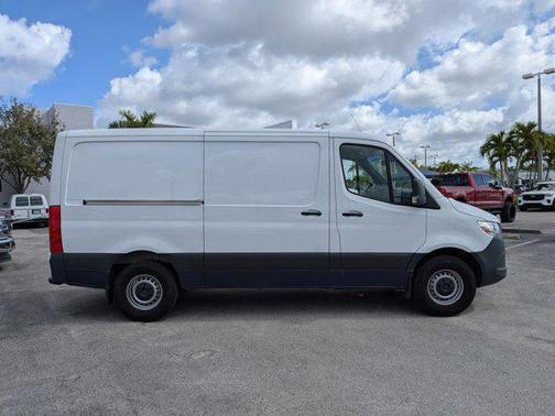 2025 Mercedes-Benz Sprinter 2500 Standard Roof