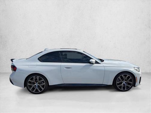 2022 BMW 230 i