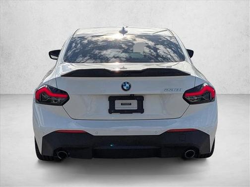 2022 BMW 230 i