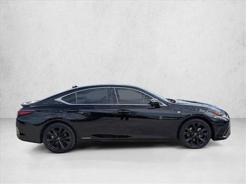 2022 Lexus ES 300h F SPORT