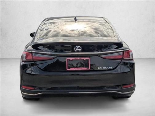 2022 Lexus ES 300h F SPORT