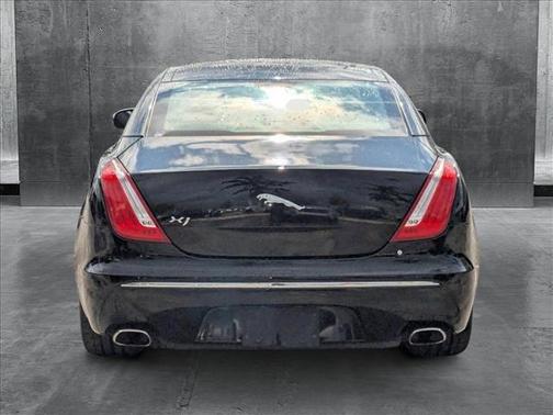 2011 Jaguar XJ Base