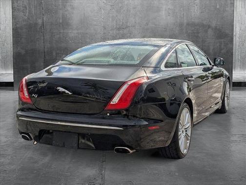 2011 Jaguar XJ Base