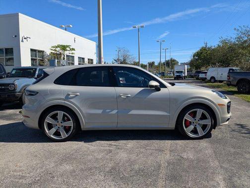 2023 Porsche Cayenne GTS