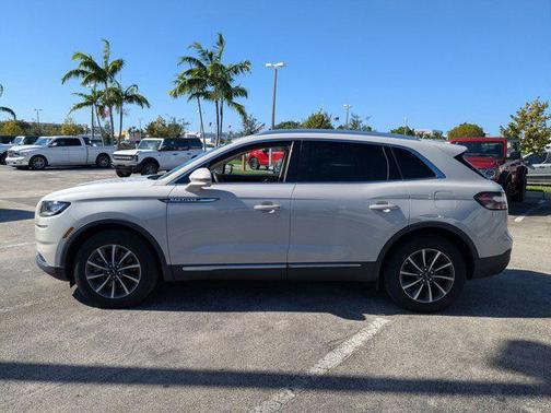 2022 Lincoln Nautilus Standard