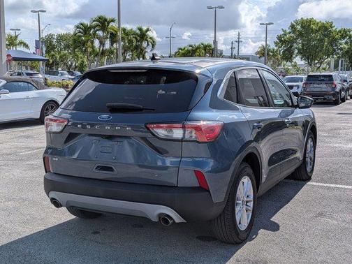 Blue Metallic 2020 Ford Escape SE