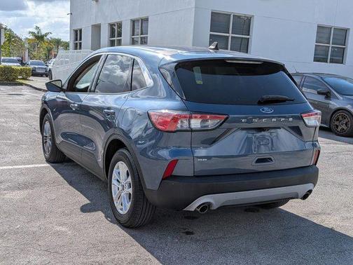 Blue Metallic 2020 Ford Escape SE