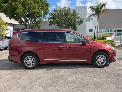 2020 Chrysler Pacifica Touring L