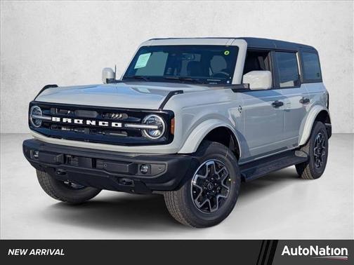 Avalanche Gray 2026 Ford Bronco Outer Banks