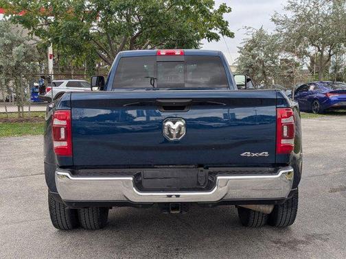 2024 RAM 3500 Tradesman Crew Cab 4x4 8' Box