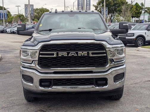 2024 RAM 3500 Tradesman Crew Cab 4x4 8' Box
